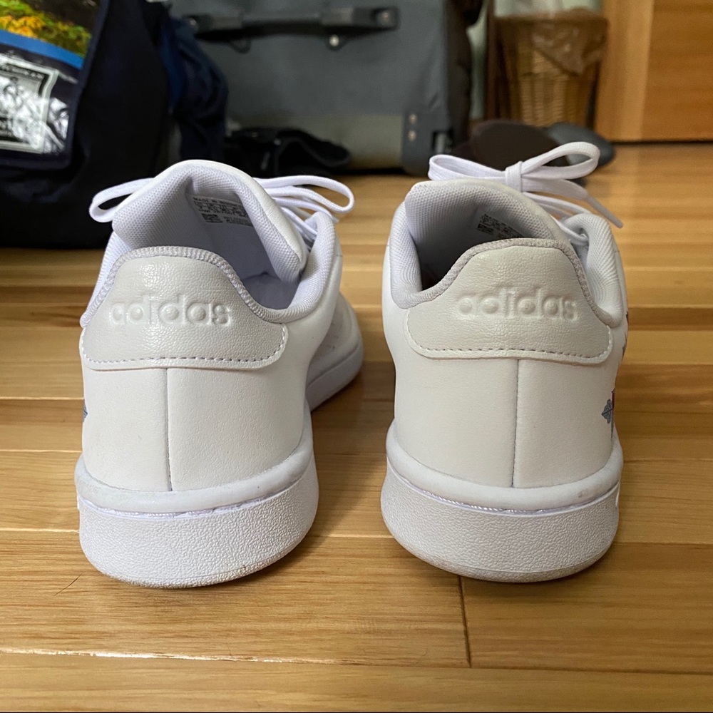 WHITE FLORAL ADIDAS - Picture 3 of 3